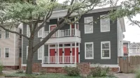 Savannah Historic District - Affordable & Spacious near Forsyth Park
