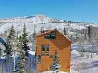 Ski In/Out cabin with best panoramic views in Brian Head. Pets Welcome! Hotels in Brian Head