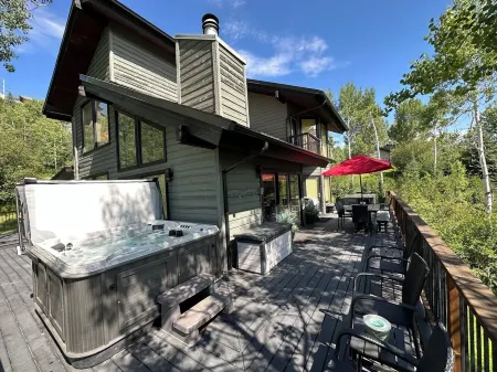 Incredible Views at the Steamboat Tree Haus