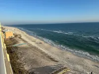 Beautiful Beachfront Condo,  Crystal Shores West #305 - 75" TV Walk to Hangout