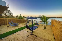 Lakefront House with Spa Tub - 10 mins to Airport