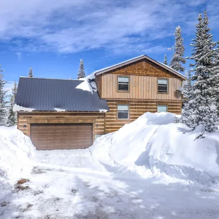 Cozy Brian Head Cabin Near Ski Resorts, Bike Trails, and National Forests