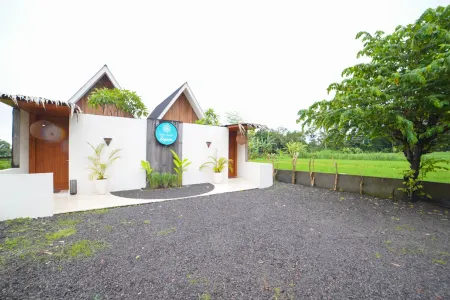 Ubu Villa Sujiva Отели в г. Sleman