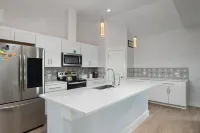 Cozy & spacious 4-bedroom house in Del Valle.  Minutes to COTA, Tesla, & I45