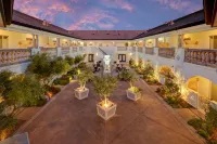 The Lodge at Healdsburg, Tapestry Collection by Hilton Hand Fan Museum of Healdsburg 주변 호텔