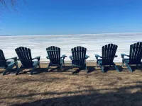 Condo w/ water access. Short drive to Green Bay and Sturgeon Bay/Door County Hotels in Kewaunee County