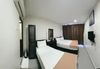 Power Hotel Hotel di Gelugor
