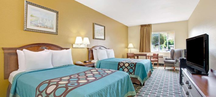 Super 8 by Wyndham Daytona Beach Hotels in Daytona Beach