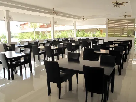 Chada View Resort Отели рядом с достопримечательностью «Wat Pa Kok Mai Dang»