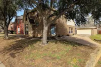 Ideal Spot for Work or Leisure — Walk Everywhere! Hotels in Euless