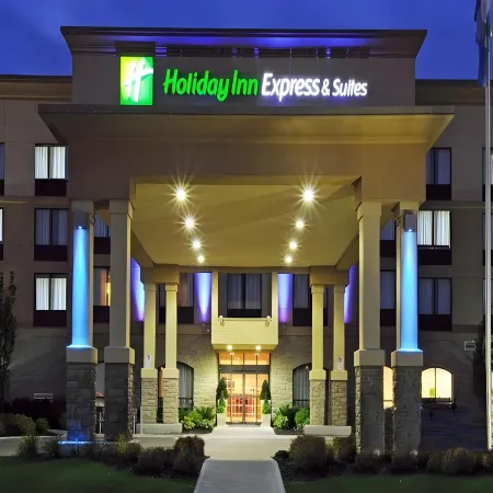 Holiday Inn Express & Suites BELLEVILLE by IHG