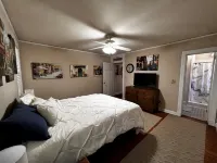 Historic 3-bedroom Cloverdale Home next to Playhouse