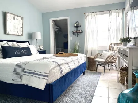 Unique Coastal Retreat W/2 Kings