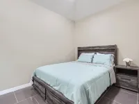Cozy 1-bedroom apartment with carport and WiFi in phenomenal St. Petersburg