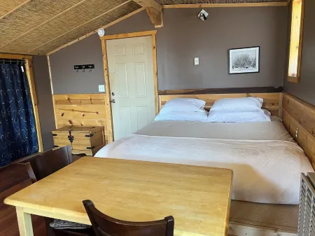 Mountain Getaway Retreat - Cozy & Quiet Loft Apartment Отели в г. Сагуач Каунти