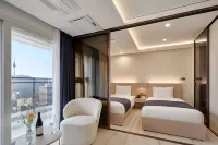 HOTEL THE BOTANIK SEWOON MYEONGDONG - Mountain view