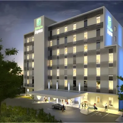 هوليداي إن إكسبرس ماناجوا باي آيتش جي Hotels near كاتدرائية متروبوليتان