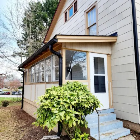House on Avenue near Lenoir Rhyne University College