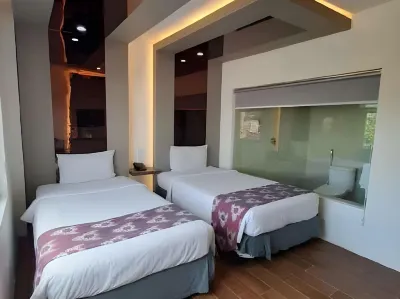 Hotel Surya Pantai Losari Hotel di 