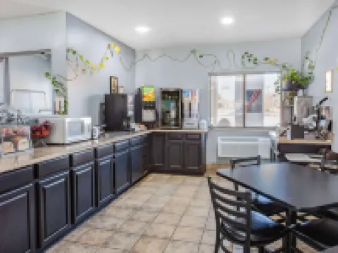 Super 8 by Wyndham Kokomo Hotels in Kokomo