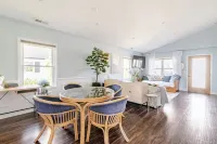 Charming 2Br 2BA Home - Belmont Hist District, Steps from Stowe Manor & Downtown Hotels in South Point