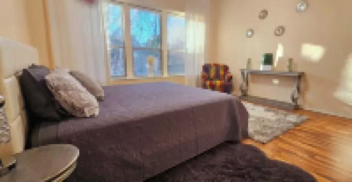 Lovely Lakeside Living