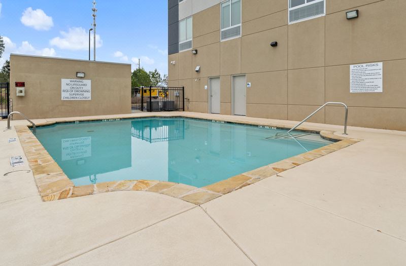 Holiday Inn Express & Suites Macon North by IHG photo 3