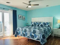 2000 sq ft Ocean View Villa Steps to the Beach.4 Bdr 3 Baths Small Pool Hot-Tub.