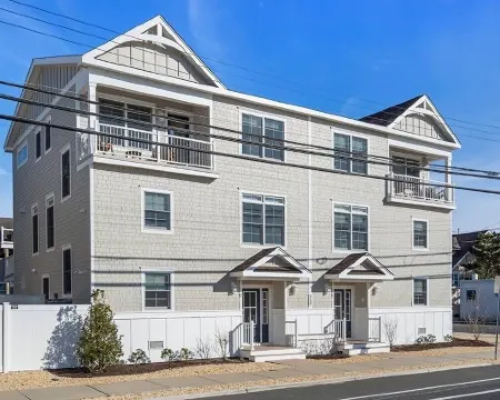 1 Block to Beach with Linens + Towels and Coffee Included Hotels in Seaside Park