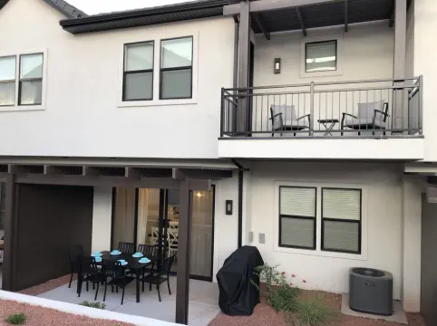 Beautiful Poolside Townhome at Ocotillo Springs in Santa Clara