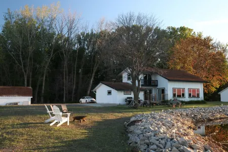 Oconto River House