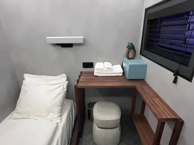 The Hyve Capsule Hostel Amsterdam Hoteller i 