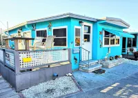 NEW TO VRBO! RIGHT OFF BRIDGE ST & AMI PIER! CHARMING & PRIVATE !GREAT LOCATION!