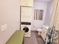 Updated 2 Bedroom Condo! ベッカーのホテル