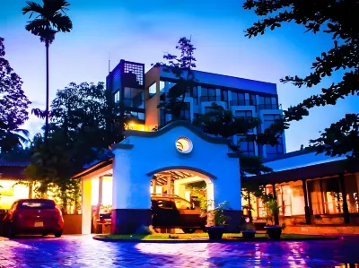 Hotel Sapthapadhi