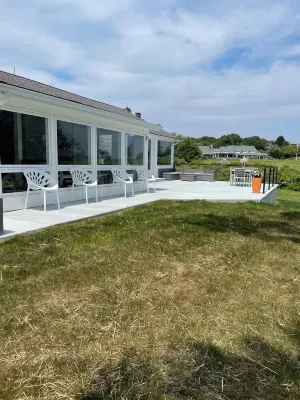 Private chic waterfront retreat-newly renovated Hotel in zona Water Wizz of Westerly RI