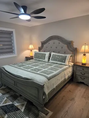 Fully renovated private & cozy 3 bdr cottage with hot tub close to Warren Dunes