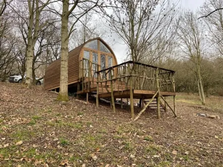 Warwickshire Woodland Glamping Cabin - Oak Отели рядом с достопримечательностью «Warwick Racecourse»