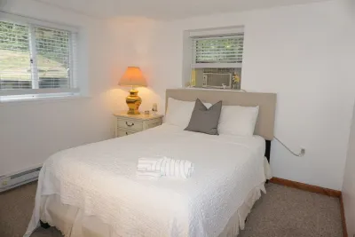 Cozy Home Close to Lake, Hiking Trails Big Bear Camp附近的飯店