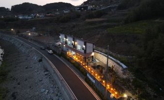 Namhae Hwuphihyang Spa Pension