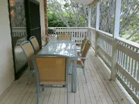 Spacious, comfortable, Pet Friendly 3-Bed House minutes from the Big Pineapple Hotels in Woombye