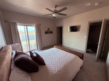 Escape the City, Venture to the Mountains! STR25-077