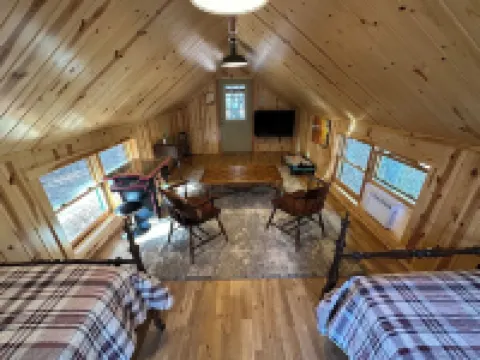 5 Acre Private Hollow 15 Min from Downtown Highlands!