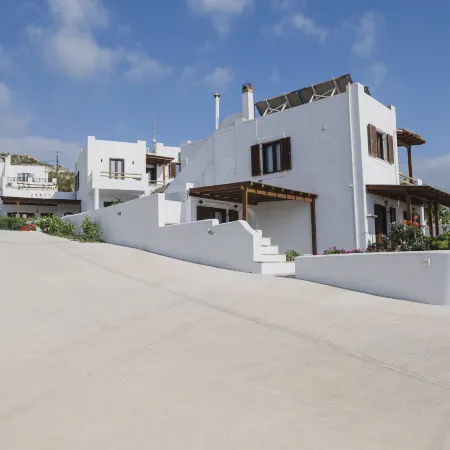 Petros Studios & Suites
