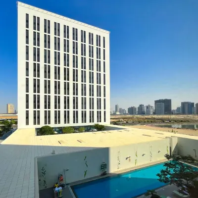 Element Me'aisam Dubai, A Marriott Hotel Отели рядом с достопримечательностью «Комплекс Дубай-Студио-Сити»