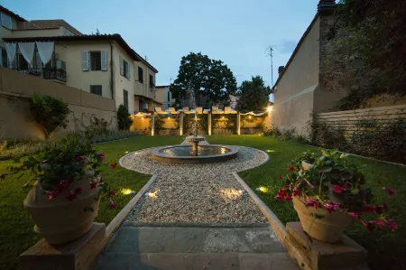 Lucus Exclusive B&B Отели рядом с достопримечательностью «Palazzo Pfanner»