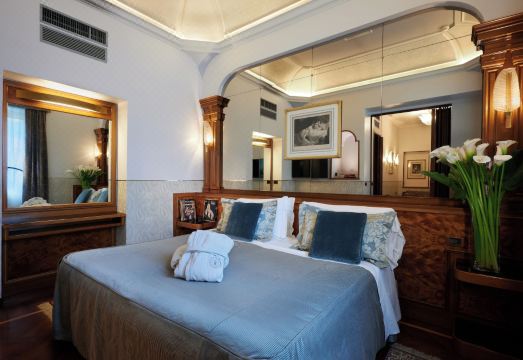 2. 호텔 파네세..