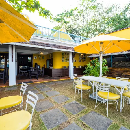 Bloom Boutique Waterfront Fort Kochi Отели рядом с достопримечательностью «Синагога Пардеси»