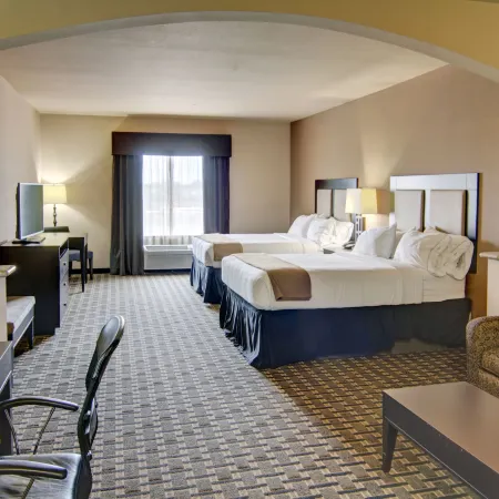 Holiday Inn Express & Suites PARIS by IHG