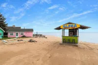 Aloha Beach Club Resort - Beach
